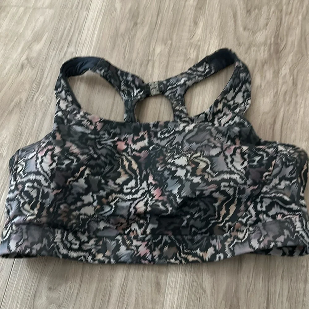 Women’s Athleta sports bra size large - Picture 1 of 2